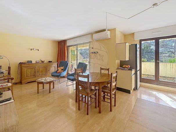 A louer APPARTEMENT T4 73 M2 TERRASSE  NIMES