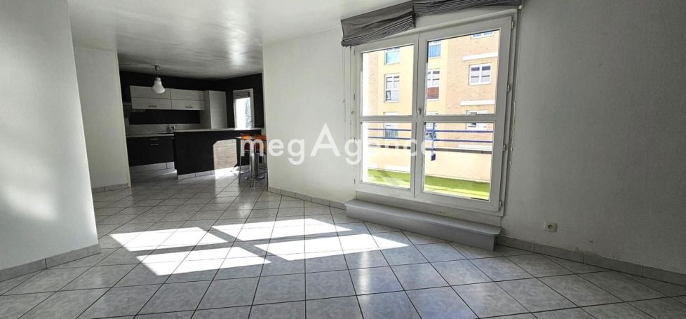 A louer APPARTEMENT DUPLEX T5 103 M2 TERRASSE  SOTTEVILLE LES ROUEN