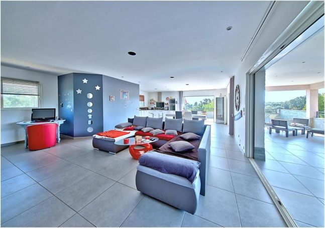 A louer MAISON  7 PIECES 250 M2 PLAGE à PIED SOLARO