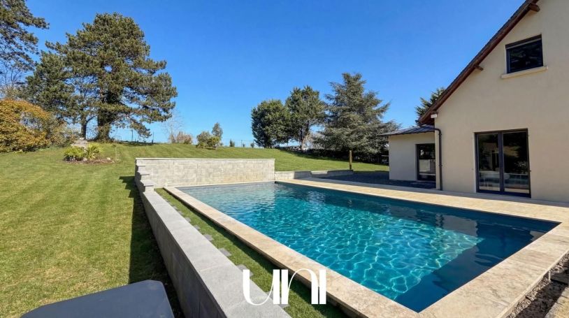 A louer MAISON  DE MAîTRE BORD DE MER PERIERS SUR LE DAN