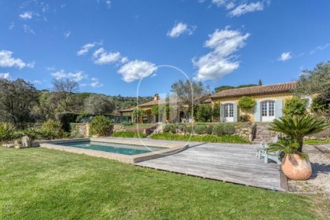 A louer MAISON  DE MAîTRE BORD DE MER GRIMAUD