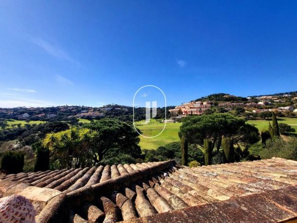 A vendre MAISON  4 PIECES 135 M2 BORD DE MER SAINTE MAXIME