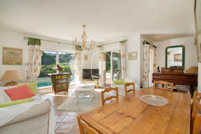 A vendre MAISON  4 PIECES 135 M2 BORD DE MER SAINTE MAXIME