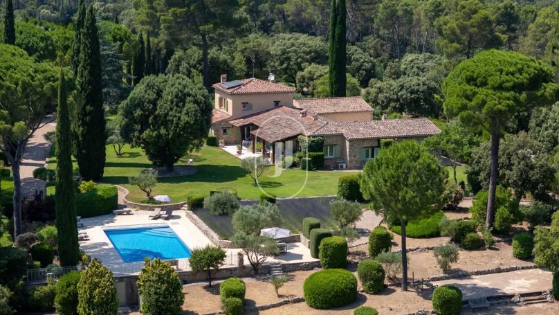 A louer MAISON  DE MAîTRE  LE THORONET