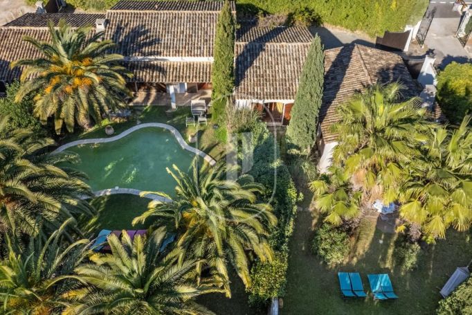 A louer MAISON  D'ARCHITECTE BORD DE MER GRIMAUD