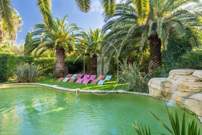 A louer MAISON  D'ARCHITECTE BORD DE MER GRIMAUD