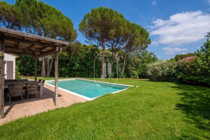 A louer MAISON  CONTEMPORAINE BORD DE MER GRIMAUD