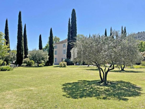 A louer MAISON  DE MAîTRE  SALERNES