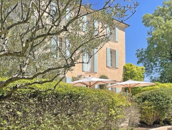 A louer MAISON  DE MAîTRE  SALERNES