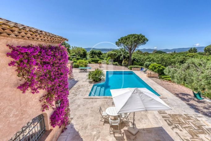 A louer MAISON  DE MAîTRE BORD DE MER GRIMAUD