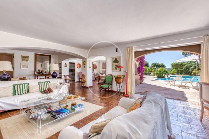 A louer MAISON  DE MAîTRE BORD DE MER GRIMAUD