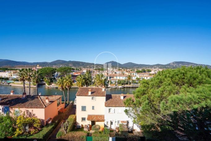 A louer APPARTEMENT DUPLEX T3 54 M2 TERRASSE BORD DE MER COGOLIN