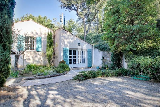 A louer MAISON  4 PIECES 240 M2 BORD DE MER GRIMAUD