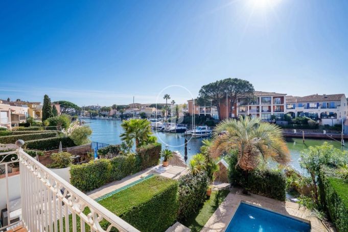 A louer MAISON  DE PêCHEUR BORD DE MER GRIMAUD