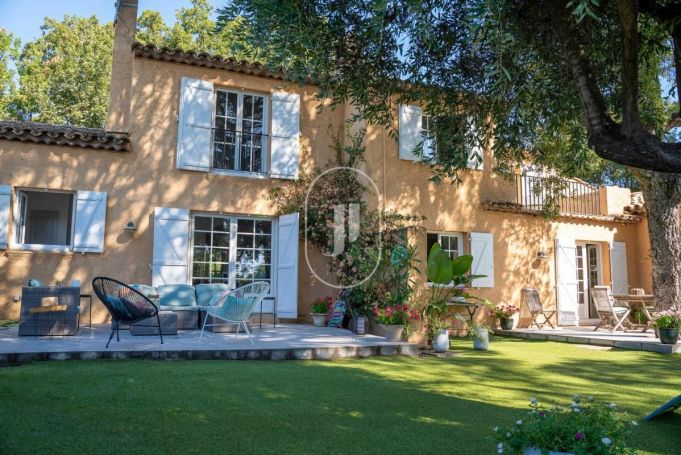 A louer MAISON  CONTEMPORAINE PLAGE à PIED GRIMAUD