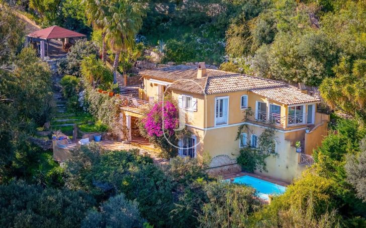 A louer MAISON  6 PIECES 180 M2 VUE MER CAVALAIRE SUR MER