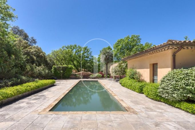 A louer MAISON 5 PIECES 170 M2 LE MUY