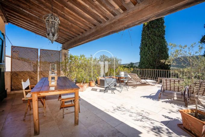 A louer MAISON  DE MAîTRE BORD DE MER COGOLIN