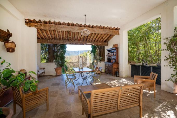 A louer MAISON  DE MAîTRE BORD DE MER COGOLIN