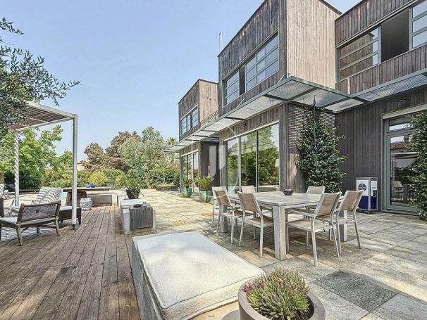 A louer MAISON  CONTEMPORAINE BORD DE MER SAINT RAPHAEL