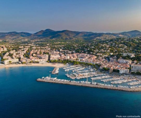 A louer APPARTEMENT DE PRESTIGE NEUF T3 66 M2 TERRASSE BORD DE MER SAINTE MAXIME