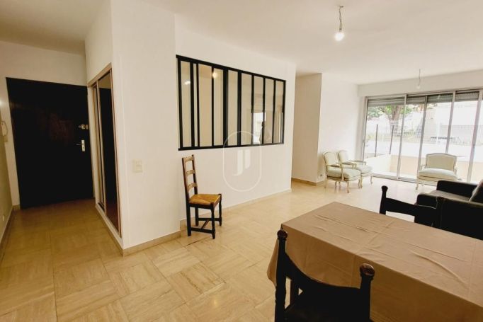 A louer APPARTEMENT DE PRESTIGE NEUF T3 66 M2 TERRASSE BORD DE MER SAINTE MAXIME