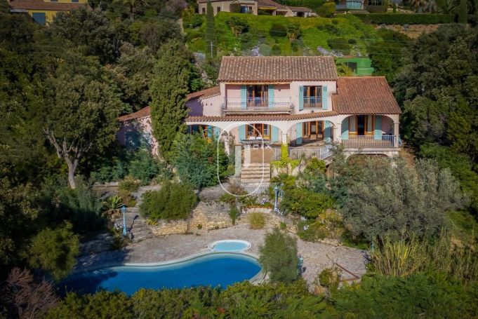 A louer MAISON  7 PIECES 203 M2 VUE MER LA CROIX VALMER