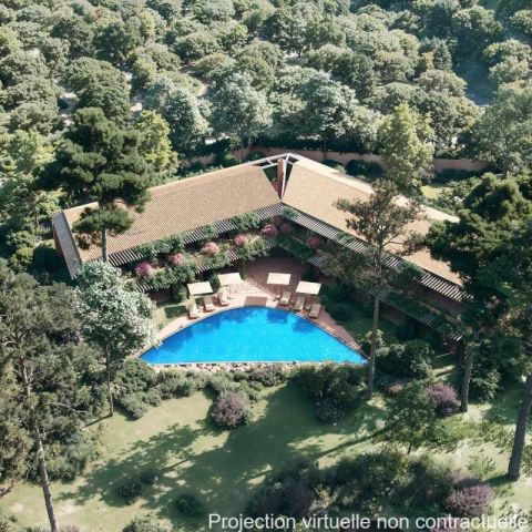 A louer MAISON  20 PIECES 1 200 M2 PIEDS DANS L'EAU SAINT RAPHAEL