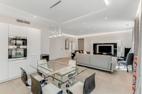 A louer APPARTEMENT DE PRESTIGE T3 89 M2 VUE MER SAINTE MAXIME