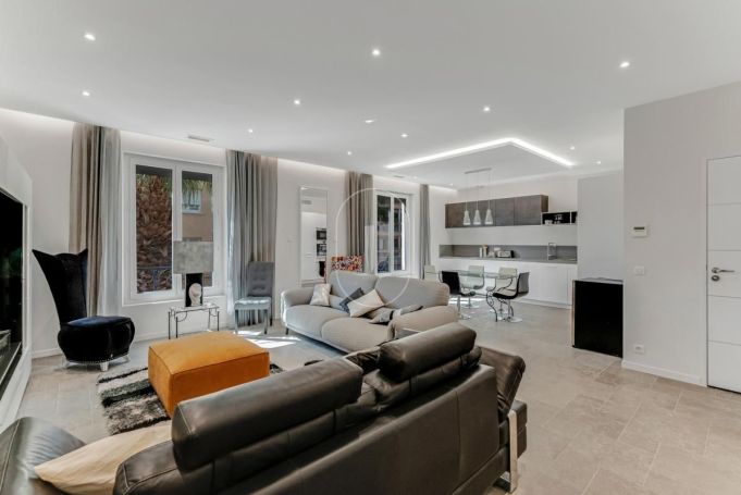 A louer APPARTEMENT DE PRESTIGE T3 89 M2 VUE MER SAINTE MAXIME