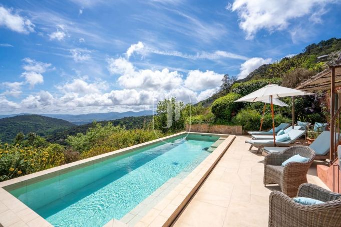 A louer MAISON  7 PIECES 300 M2 VUE MER LA GARDE FREINET