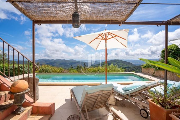 A louer MAISON  7 PIECES 300 M2 VUE MER LA GARDE FREINET