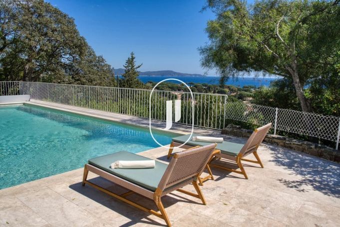 A louer MAISON  CONTEMPORAINE VUE MER CAVALAIRE SUR MER