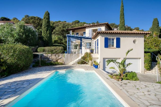 A louer MAISON  6 PIECES 180 M2 VUE MER LA CROIX VALMER