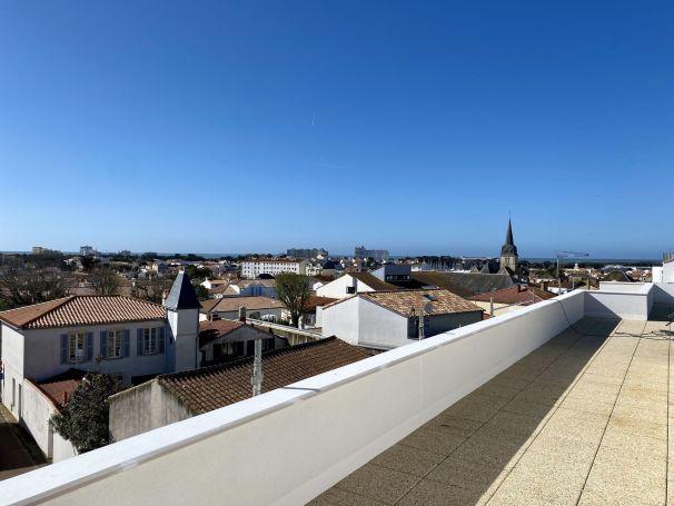 A louer APPARTEMENT T5 106 M2 TERRASSE BORD DE MER SAINT GILLES CROIX DE VIE