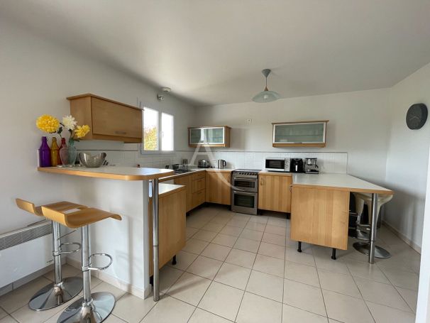 A vendre MAISON  5 PIECES 85 M2 BORD DE MER LONGEVILLE SUR MER