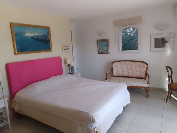 A vendre MAISON  6 PIECES 200 M2 BORD DE MER TOULON