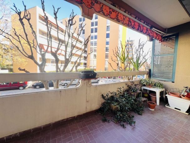 A louer APPARTEMENT T4 83 M2  MARSEILLE 4EME