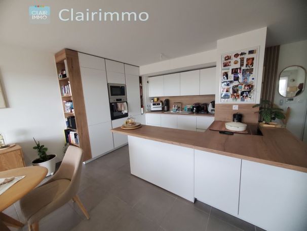 A louer APPARTEMENT NEUF T3 82 M2 TERRASSE BORD DE MER VITROLLES