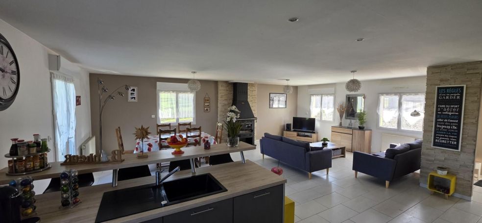 A vendre MAISON  CONTEMPORAINE BORD DE MER LES GRANDES VENTES