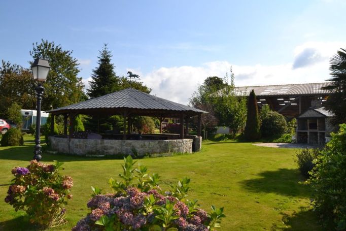 A louer MAISON  DE MAITRE CENTRE EQUESTRE 5 MNBORD DE MER VEULES LES ROSES