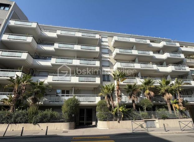 A louer APPARTEMENT T2 42 M2 TERRASSE BORD DE MER SAINT LAURENT DU VAR