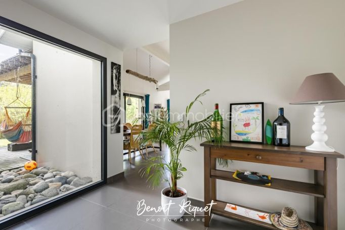 A louer MAISON  7 PIECES 221 M2 BORD DE MER LANTON