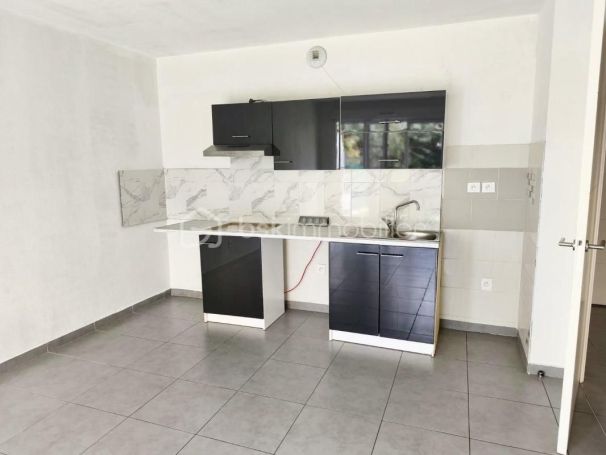 A louer APPARTEMENT T2 45 M2 TERRASSE  DRAGUIGNAN