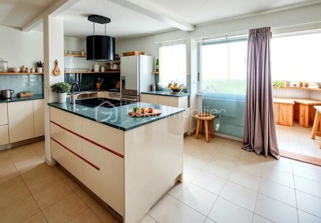 A louer APPARTEMENT T3 66 M2 BORD DE MER SETE