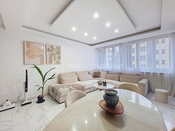 A louer APPARTEMENT T4 80 M2 BORD DE MER LA SEYNE SUR MER