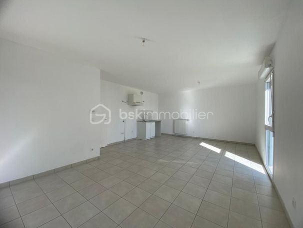 A louer APPARTEMENT T3 65 M2  VILLENAVE D ORNON