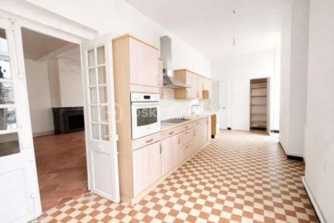 A louer APPARTEMENT T5 177 M2  LIMOUX