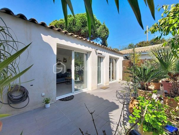 A louer APPARTEMENT T2 34 M2 TERRASSE BORD DE MER BANDOL