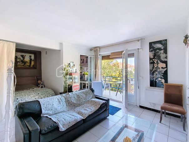 A louer STUDIO  33 M2 VUE MER CANNES